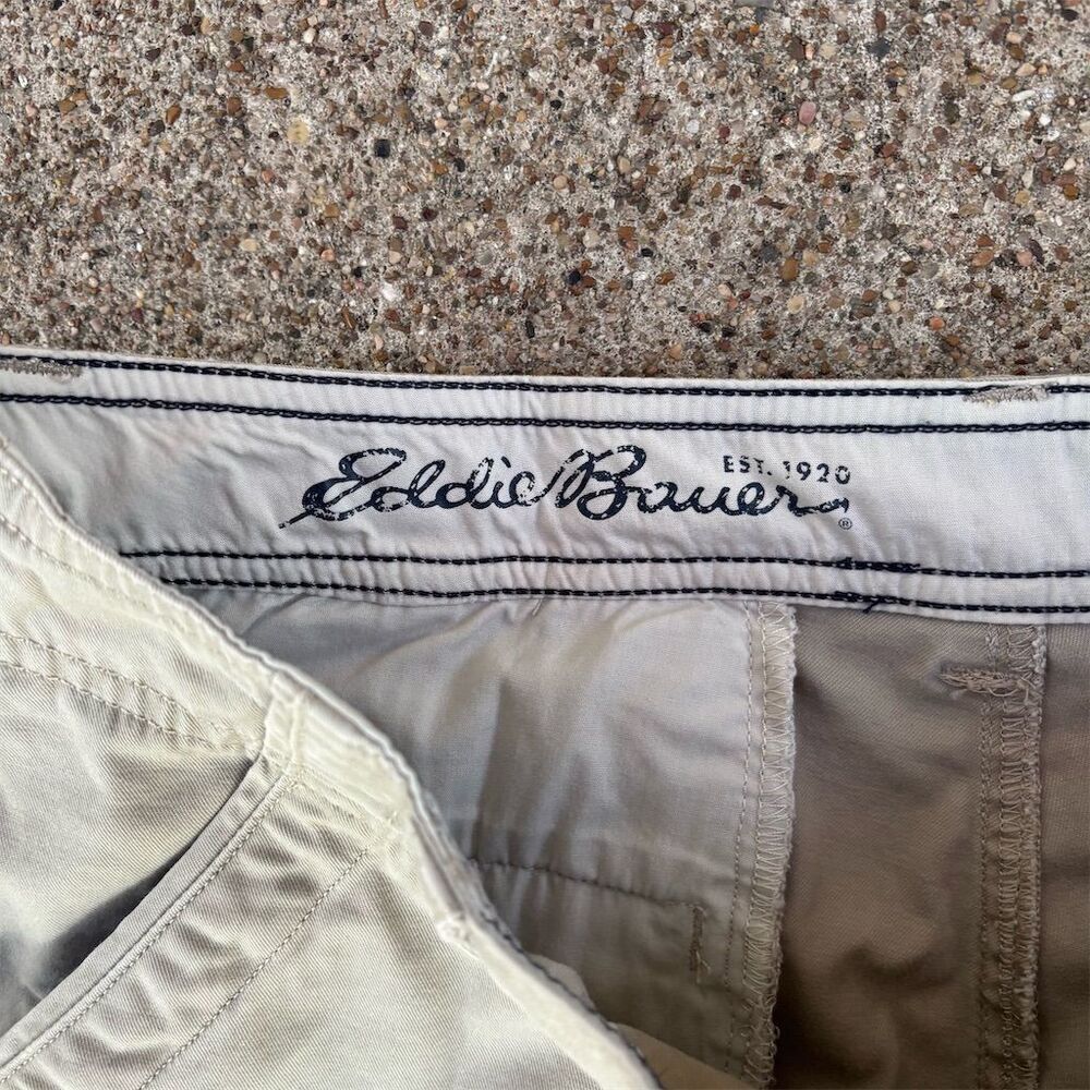 Eddie Bauer Blakely Women's Beige Chino Shorts Petite Size 8 Casual - Picture 5 of 5